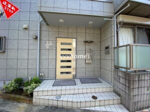 FLAT-N エントランス