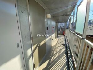 スペックハウス白金台の各部屋玄関前