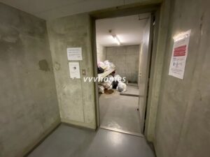 白金台アパートメントのゴミ置き場