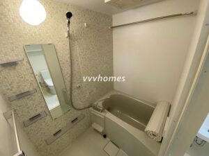 GRANPASEO白金高輪1K白基調部屋の浴室