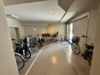 フォレセーヌ池田山公園（駐輪場）